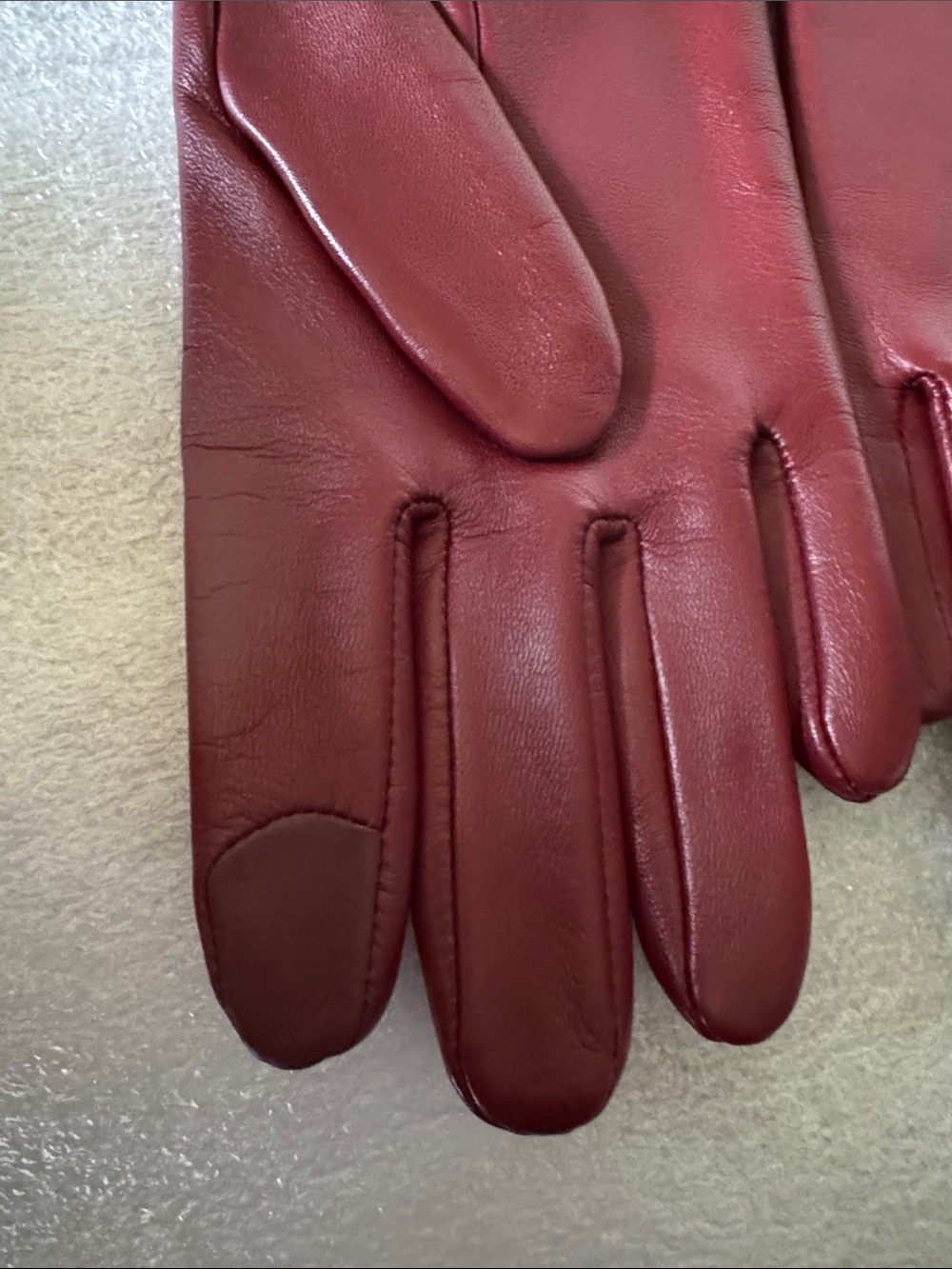 NWT Cherry Tech Coach Leather Touchscreen Gloves with Signature Charm - Picture 5 of 16